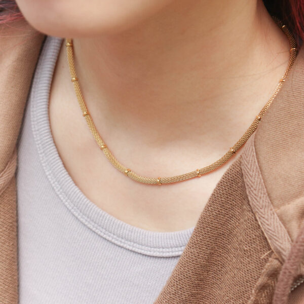 Chris April in stock pvd gold plated 316L Stainless steel Minimalist vintage net satellite chain necklace for women - Image 3