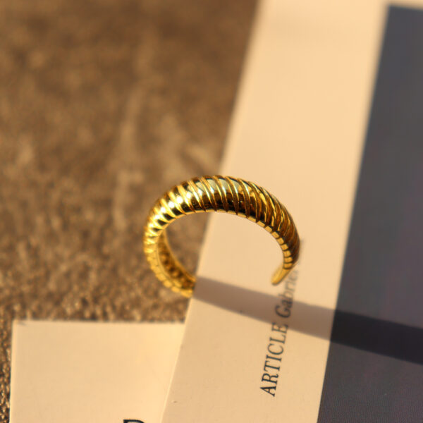 Chris April in stock fine jewelry 925 sterling silver 18k gold plated croissant wave chunky twisted open ring - Image 4