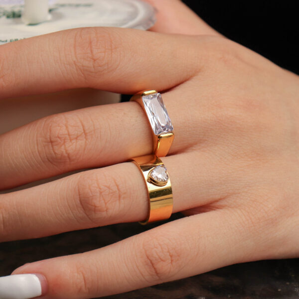 Chris April in stock 316L stainless steel minimalist PVD gold plated baguet zircon signet ring - Image 3