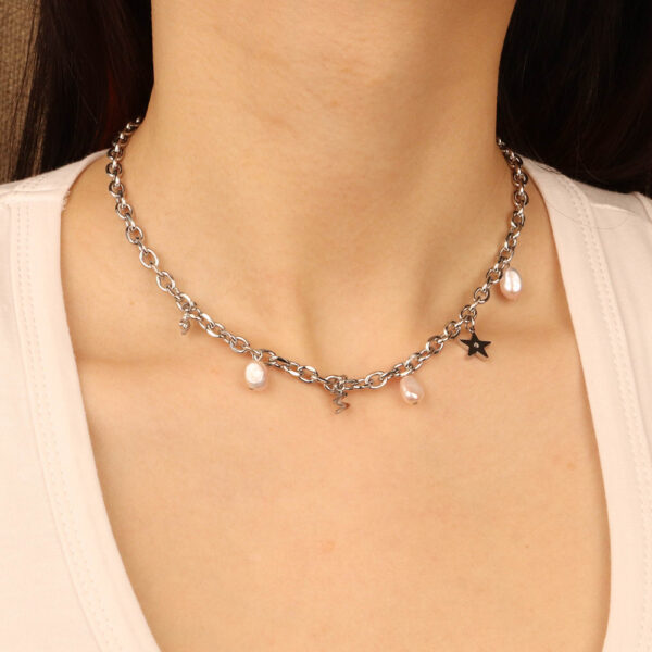 Chris April in stock 316L Stainless steel PVD plated simple bee&star letter pearl choker necklace - Image 3