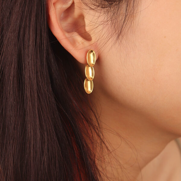 Chris April in stock fashion jewellery 316L stainless steel PVD gold plated non-tarnish Oval flake drop earrings - Image 3