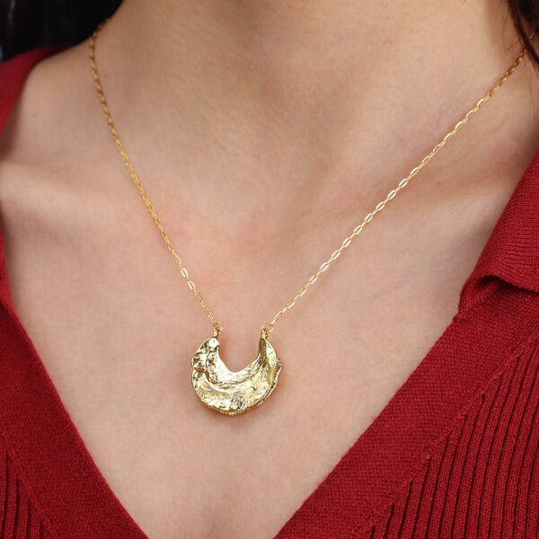 Chris April 316L stainless steel gold crescent moon necklaces for women new arrival 2023 - Image 5