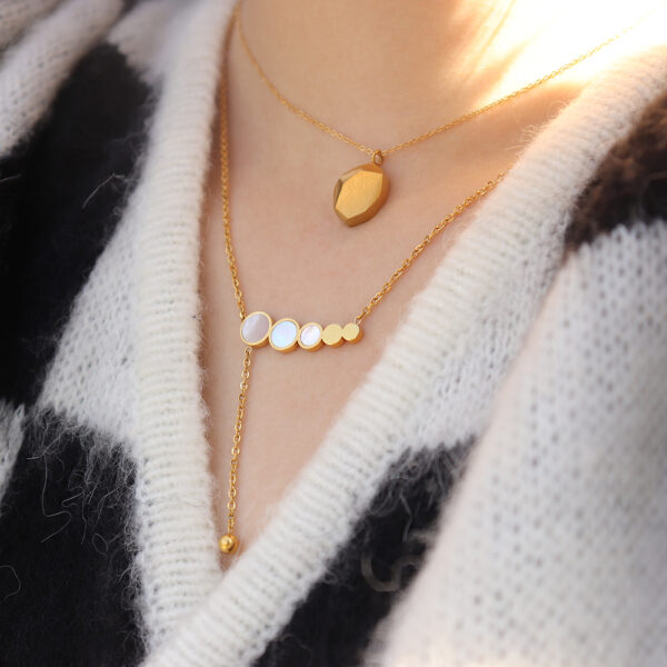 Chris April fashion jewelry 316L stainless steel PVD gold plated personalized natural shell necklace with ball pendant - Image 3