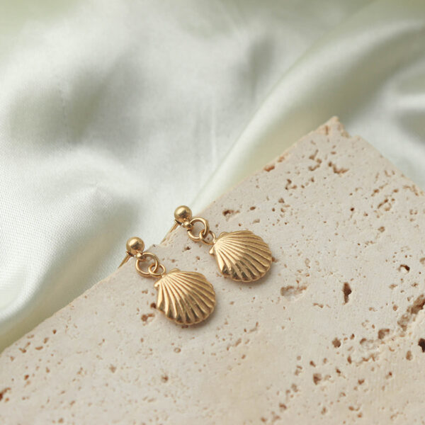 Chris April holiday style 316L stainless steel pvd gold plated water-proof shell shape drop earrings - Image 4