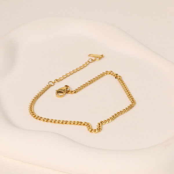 Chris April trendy jewelry 316L stainless steel PVD gold plated simple design 3mm curb chain thin anklet - Image 4