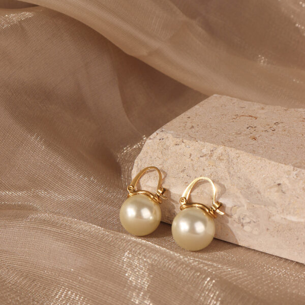 Chris April  Fashion Jewelry 316L Stainless Steel PVD gold plated minimalist shell pearl earrings - Image 4