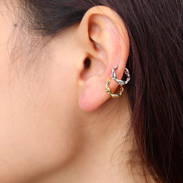 Chris April 925 sterling silver gold plated pig-nose chain ear cuff for non pierced ears - Image 3