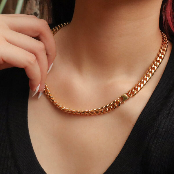 Chris April in stock PVD gold plated 316L stainless steel Minimalist strand chain necklace for women - Image 5