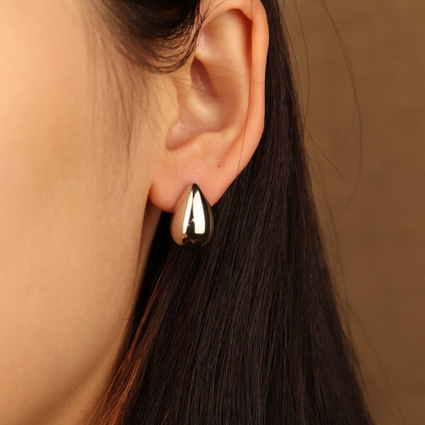 Chris April fine jewelry 925 sterling silver minimalist droplet shape glossy stud earrings - Image 5