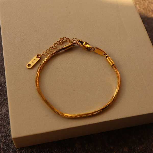 Chris April in stock  fashion design 316L stainless steel simple PVD gold plated snake chain bracelet - Image 4