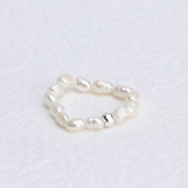 Chris April in stock 925 sterling silver rhodium plated freshwater baroque pearls elastic string bead knuckle ring - Image 4