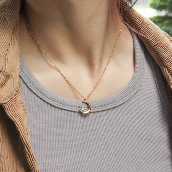 Chris April non-tarnish fashion jewelry PVD gold plated 316L Stainless Steel moon pendant Necklace with zircon - Image 3