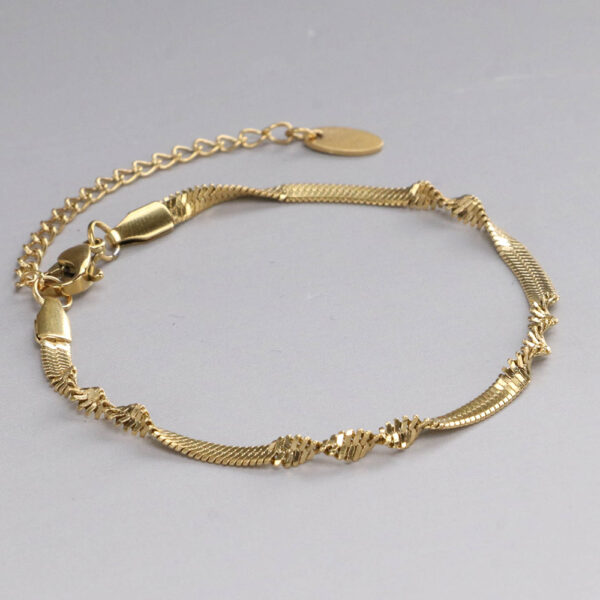 Chris April in stock unique 316L stainless steel PVD gold plated non-tarnish twisting herringbone chain bracelet - Image 4