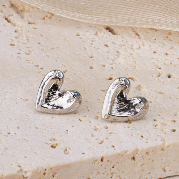 Chris April 925 sterling silver organic bumpy vintage irregular heart statement earrings - Image 4