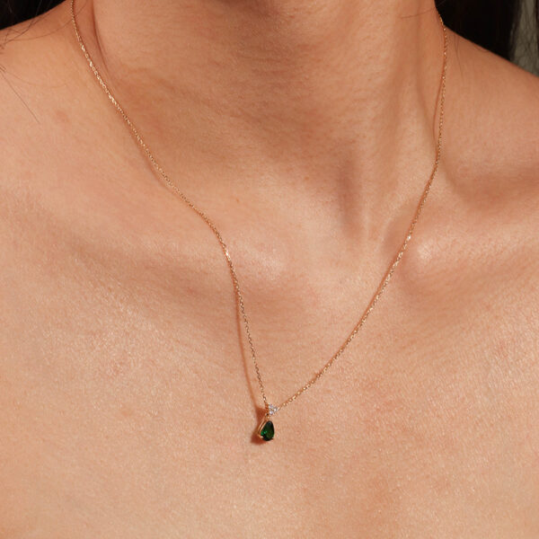 Chris April custom solid gold natural pear cut tsavorite garnet diamond charm pendant necklace - Image 3