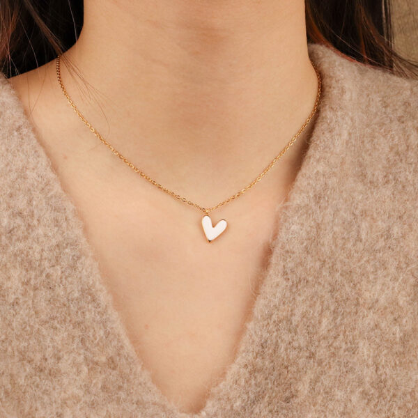 Chris April in stock 316L stainless steel PVD gold plating vintage white enamel heart pendant necklace - Image 3