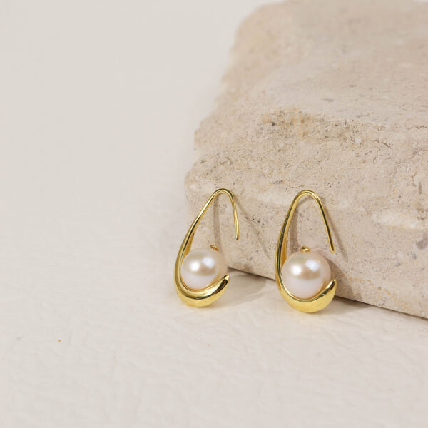 Chris April trendy Minimalist 925 sterling silver gold plated natural  baroque pearl earrings - Image 3