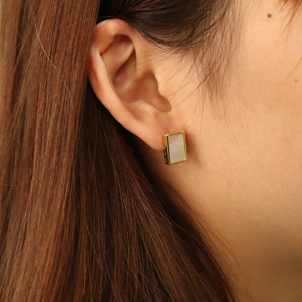 Chris April In Stock gold plated 925 sterling silver Retro geometric square shell earrings - Image 5