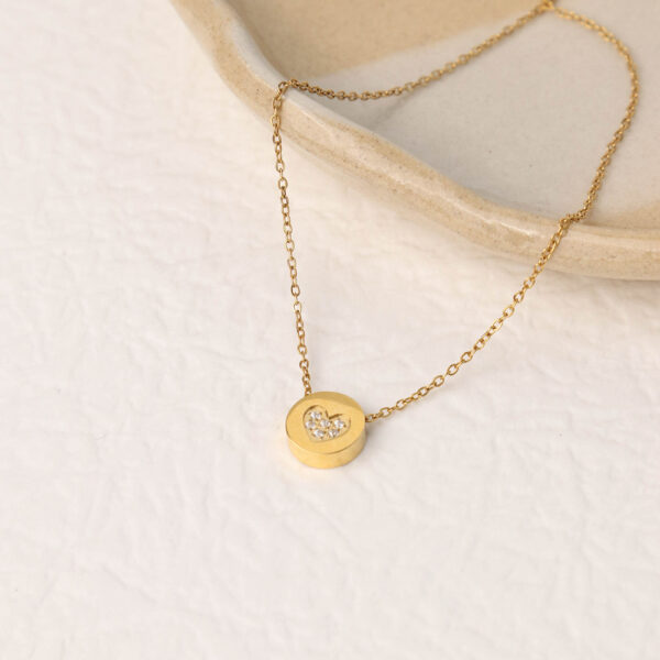 Chris April in stock 316L stainless steel PVD gold plating micro-pave circle pendant heart zircon necklace - Image 4