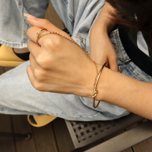 Chris April in stock fashion 316L stainless steel simple PVD gold plated non-tarnish intergrated ring cuff bracelet - Image 5