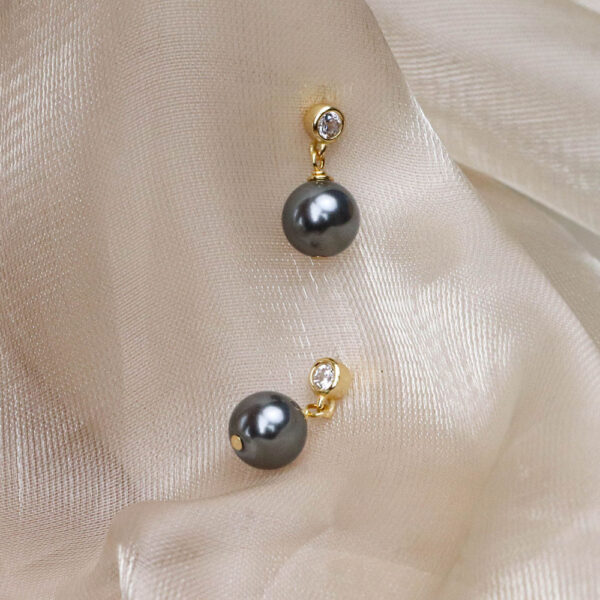 Chris April 925 sterling silver 18k gold plated imitation black pearl zircon drop earrings - Image 3