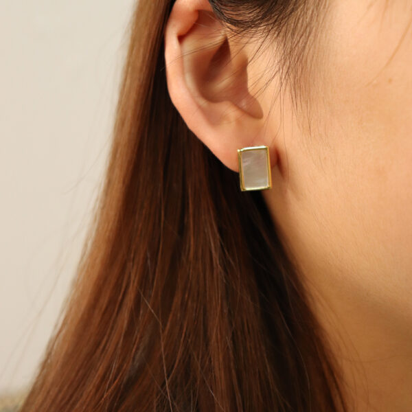 Chris April In Stock gold plated 925 sterling silver Retro geometric square shell earrings - Image 3