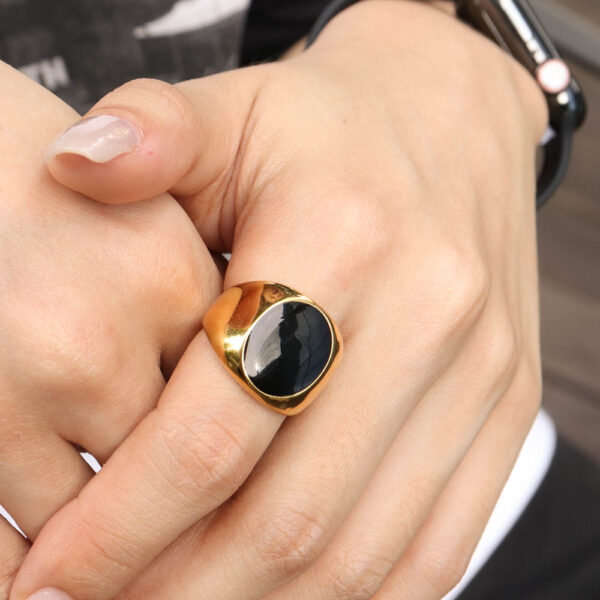 Chris April in stock fashion jewelry PVD gold plated 316L stainless steel black enamel signet ring for women - Image 3