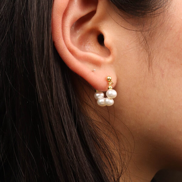 Chris April in stock 925 sterling silver gold plated Minimalist natural pearl hoop earrings - Image 5