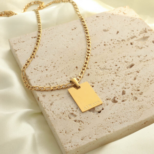 Chris April in stock fashion PVD gold plated 316L stainless steel glossy Square Card Necklace with figaro chain - Image 4