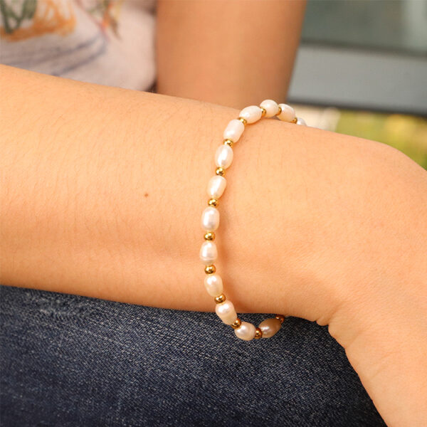 Chris April 316L stainless steel natural freshwater pearls gold beads chain bracelet - Image 5