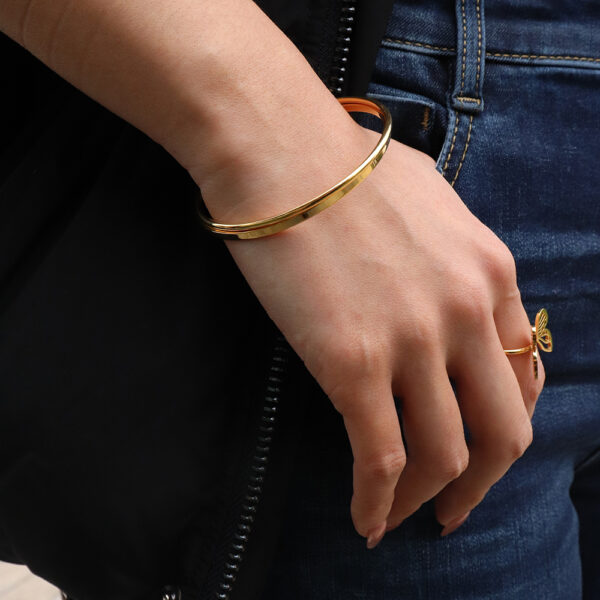 Chris April in stock fashion design 316L Stainless Steel PVD gold plated women glossy bangle bracelet - Image 4