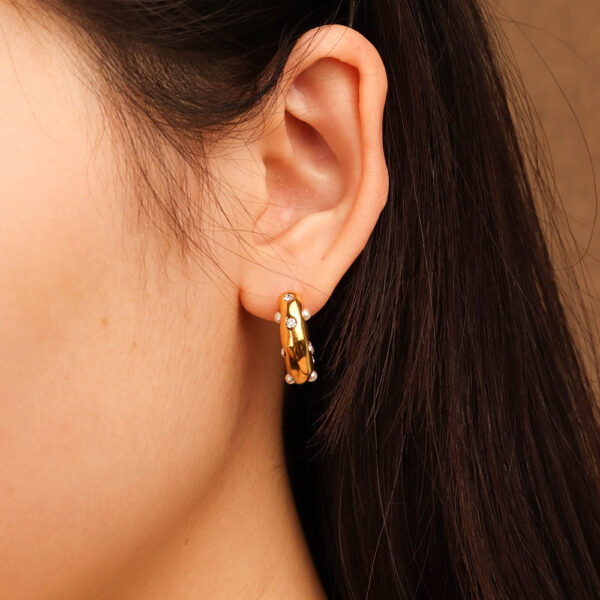 Chris April in stock 18k PVD gold plated 316L stainless steel glossy pearl zircon hoop stud earrings for women - Image 5