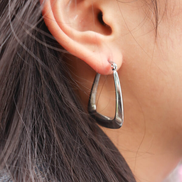 Chris April fashion in stock 316L Stainless Steel PVD gold plated minimalist triangle hoop earring - Image 3