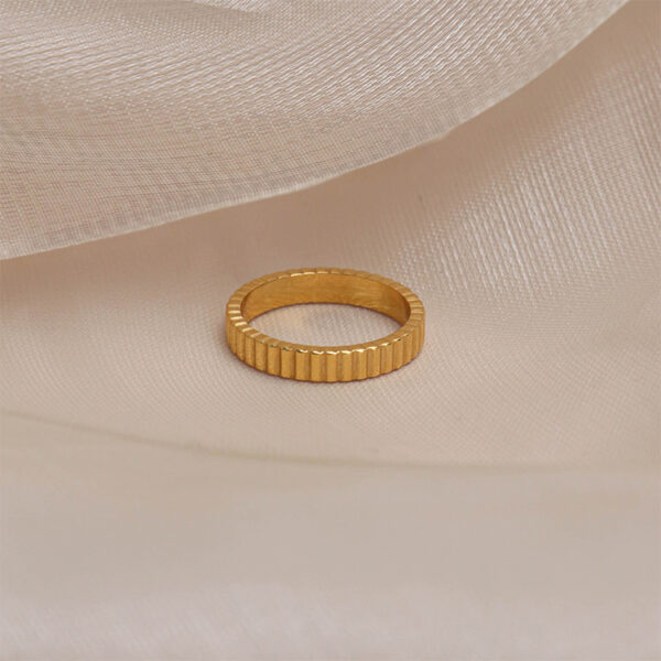 Chris April 316L stainless steel PVD gold plating gear stripe wavy knuckle ring - Image 6