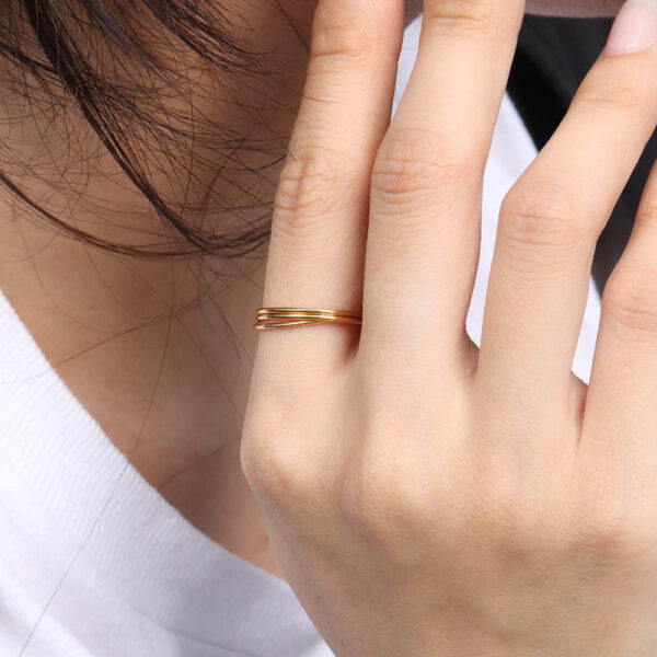 Chris April in stock fashion jewelry PVD gold plated 316L stainless steel minimalist triplet finger ring for women - Image 5