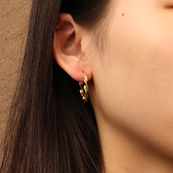 Chris April fashion In Stock 925 sterling silver Gold Plated Custom Vermeil wavy hoop earring - Image 5