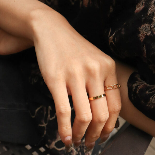 Chris April in stock 316L stainless steel minimalist PVD gold plated round glossy knuckle ring for women - Image 5