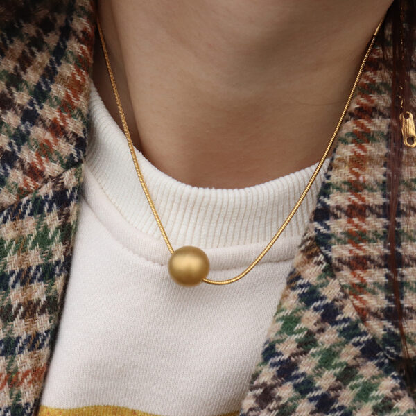 Chris April fashion Jewelry In stock 316L stainless steel simple PVD gold plated luncky ball pendant necklace - Image 5