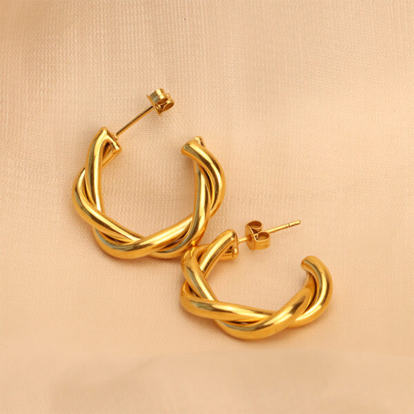 Chris April 316L stainless steel PVD plated gold C shape twisting rope hoops earring - Image 6