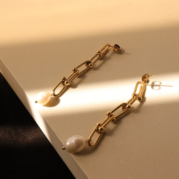 Chris April fashion jewelry 316L stainless steel PVD gold plated Freshwater pearl Horseshoe buckle chain Earring - Image 4