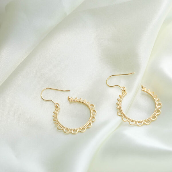 Chris April vintage in stock 925 Sterling Silver 18K Gold plated Lacy hoop Earring for lady - Image 4