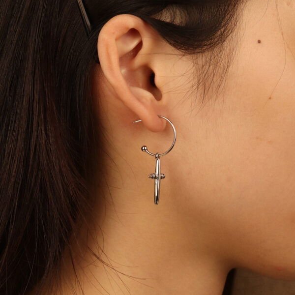 Chris April in stock 316L stainless steel 18k PVD gold plated simple C shape hoop cross drop stud earrings - Image 3