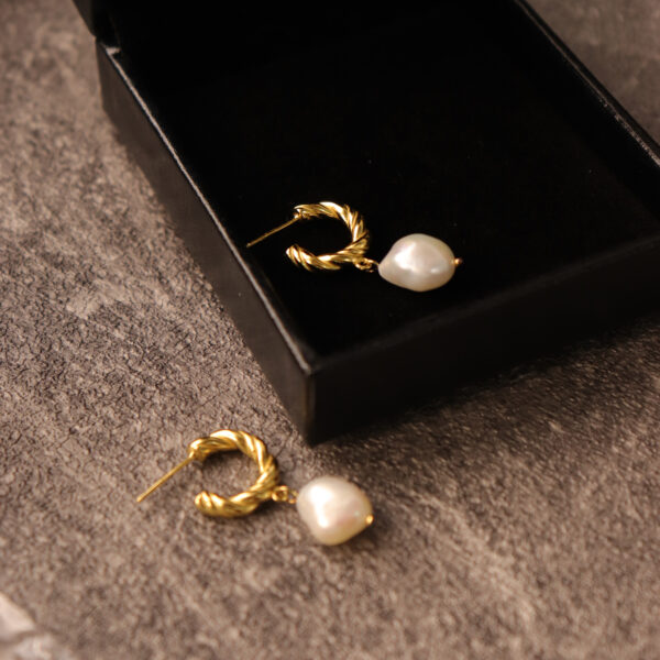 Chris April fashion In Stock 925 sterling silver Gold Plated Custom Vermeil Baroque freshwater pearl twist earrings - Image 4