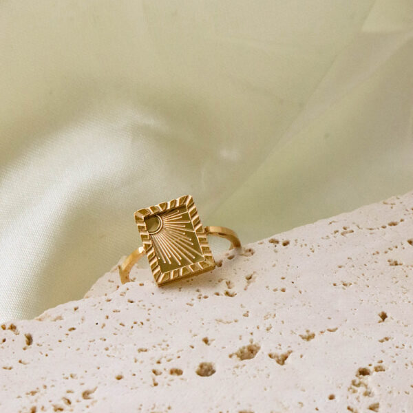 Chris April in stock fashion jewelry PVD gold plated 316L stainless steel minimalist sunshine square signet ring - Image 4