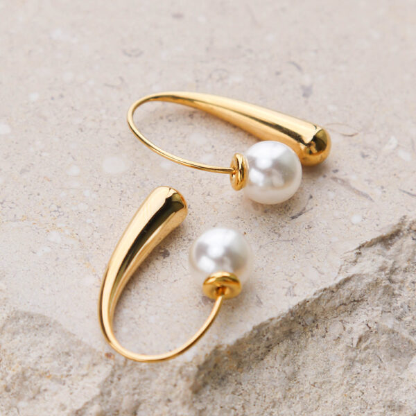 Chris April 316L stainless steel gold plated small baroque fresh water pearl earrings - Image 5