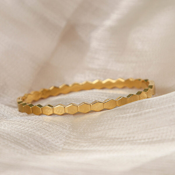 Chris April 316L stainless steel PVD gold plated honey comb clip-on bangles for girls - Image 5