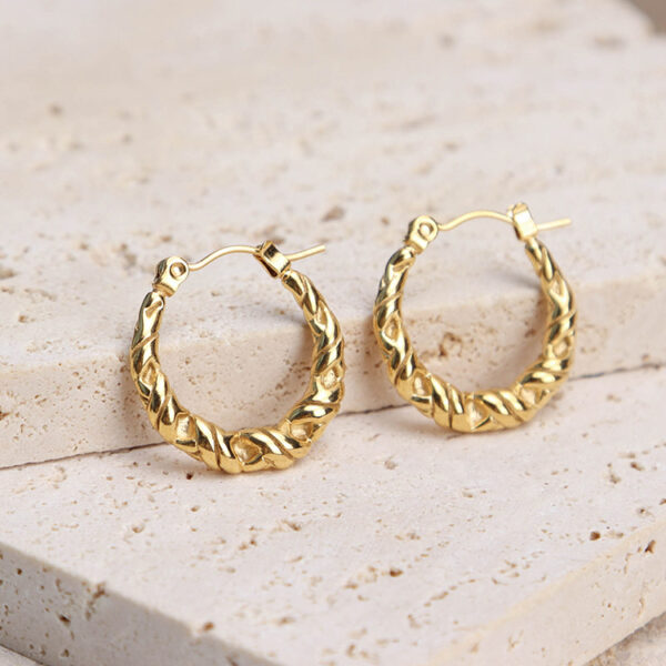 Chris April  twisted rope round 316L stainless steel girls c shape hoop earring 18k gold plated - Image 5