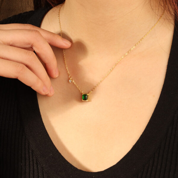 Chris April in stock 925 sterling silver simple gold plated geometric green zircon necklaces - Image 4