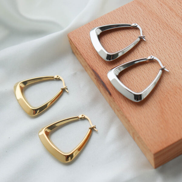 Chris April fashion in stock 316L Stainless Steel PVD gold plated minimalist triangle hoop earring - Image 4