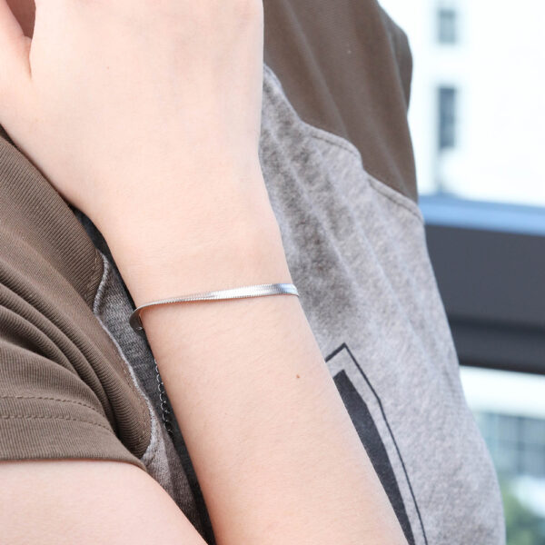 Chris April in stock waterproof 316L stainless steel PVD gold plated non-tarnish stackable herringbone chain bracelet - Image 5